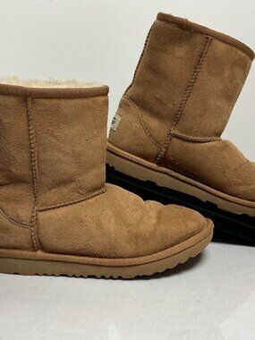 UGG Classic II Sheepskin Suede Short Boots Chestnut Youth Size 3 Pull On EU 35